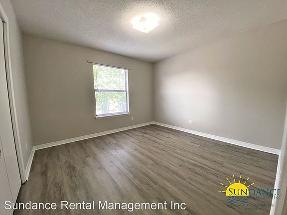 4th image of 520C Landview St