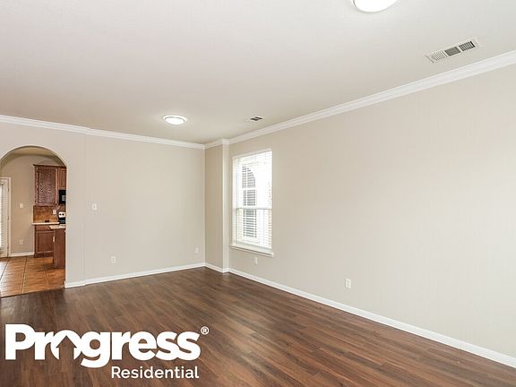 5th image of 4836 Summer Oaks Ln
