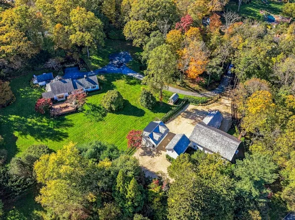 2 Camel Hollow Road, Lloyd Harbor, NY 11743