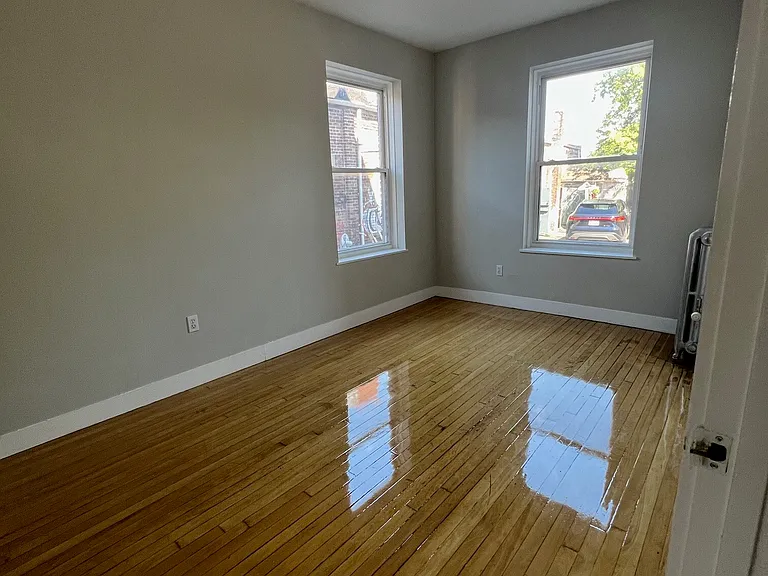 4-6 Farrington Ave #1X — Photo 6