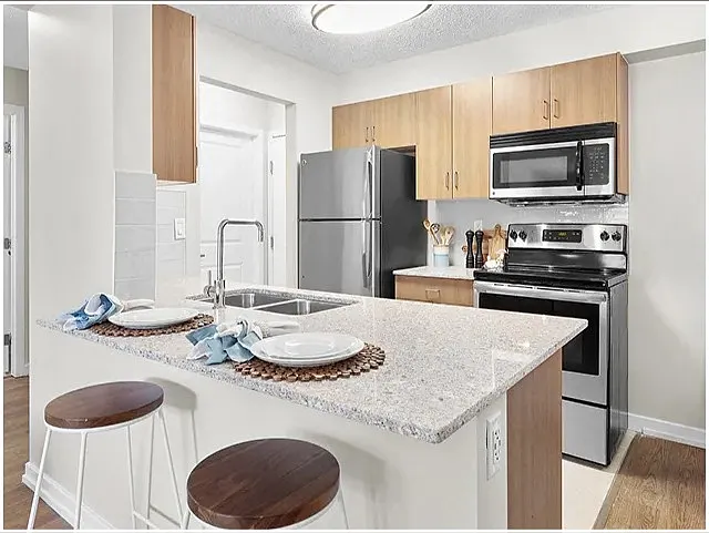 Tennyson Apartments — Photo 1
