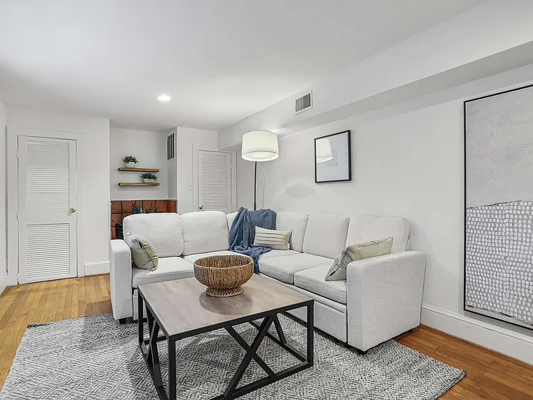 1732 Willard St NW #B — Photo 6