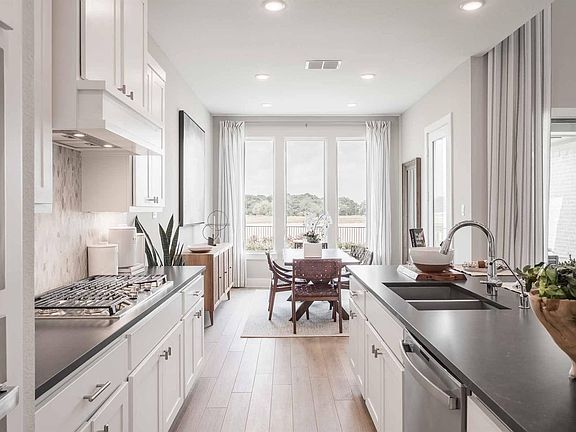 4th image of 31911 Wind Ridge Dr