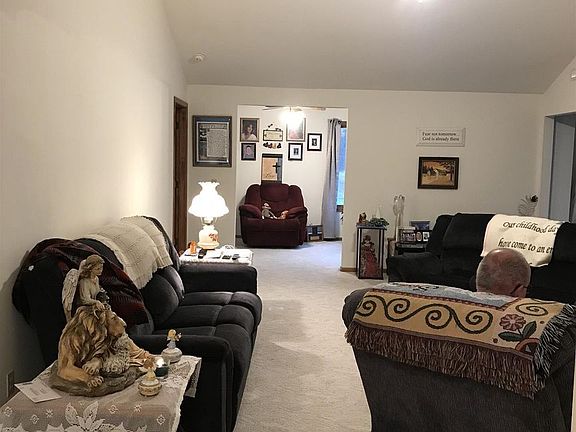 2nd image of 36 Clubview Dr