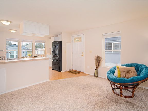 4th image of 45800 SE North Bend Way #8