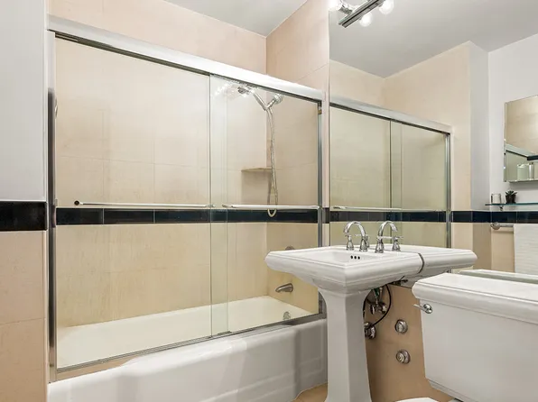 116 Central Park South image 7 of 13