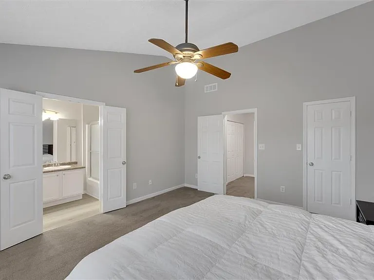 940 Tree Creek Blvd — Photo 22