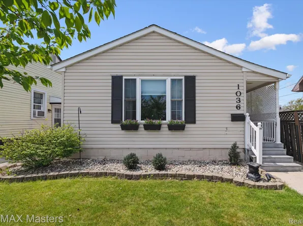 1036 Electric St, Wyandotte, MI 48192