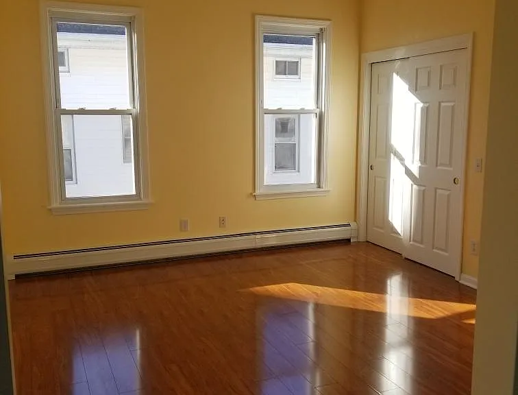 60 Ridge St #2 — Photo 4