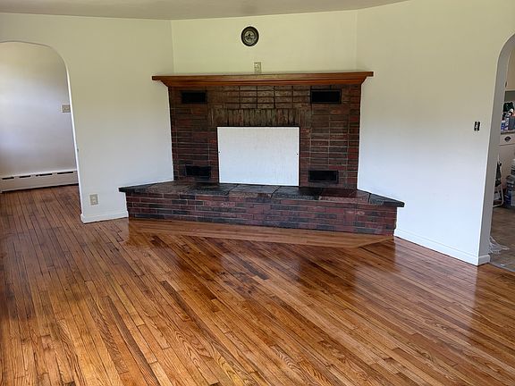 2nd image of 256 Montague Rd