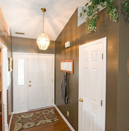 3rd image of 660 Marquis Cir