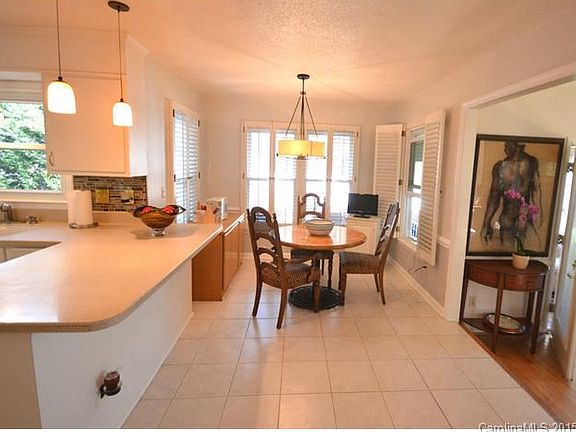 4th image of 328 Pine Creek Dr