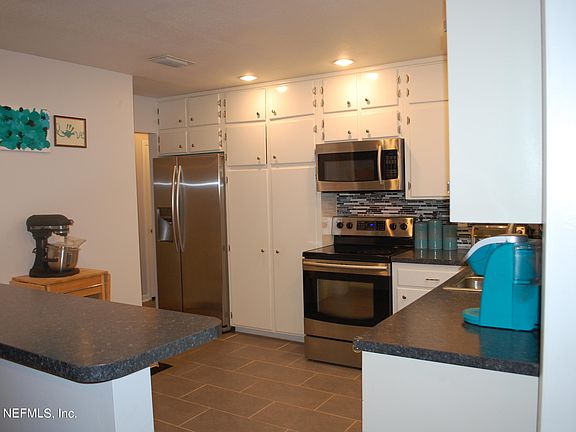 5th image of 7035 HANSON Drive S