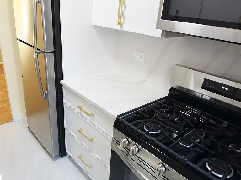 79 W 12th St #7A — Photo 5