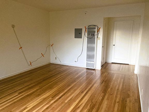 2nd image of 3105 High St APT 15