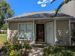 220 Saint Andrews Ln, Chapel Hill, NC 27517