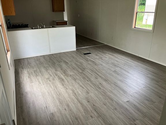 2nd image of 1060 S Park Dr #1060