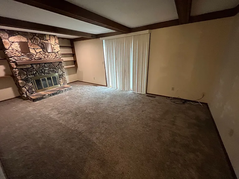 14907 Rohman Rd — Photo 18