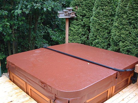 Relaxing Jaccuzzi on Greenbelt