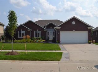 18442 Palmer Dr, Macomb, MI 48042