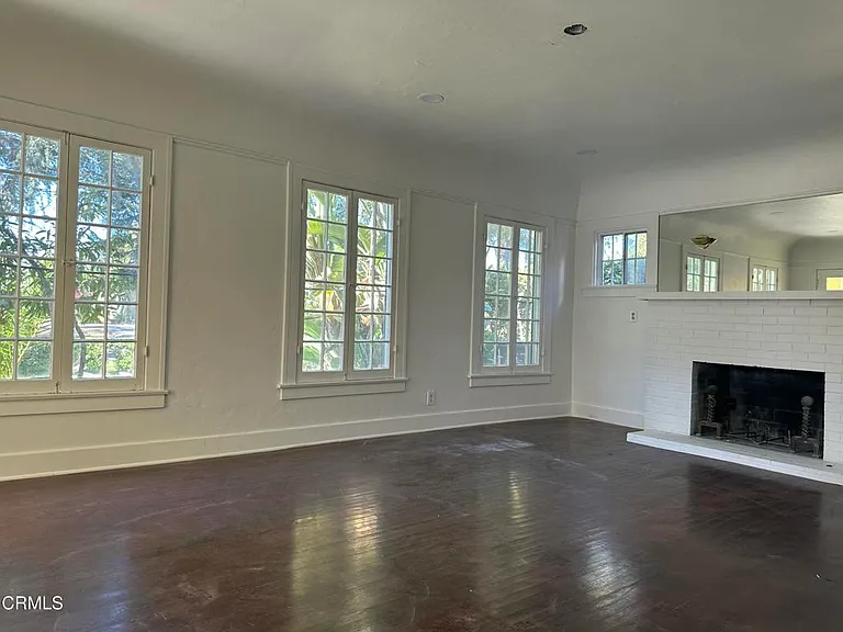 2122 Navarro Ave — Photo 8
