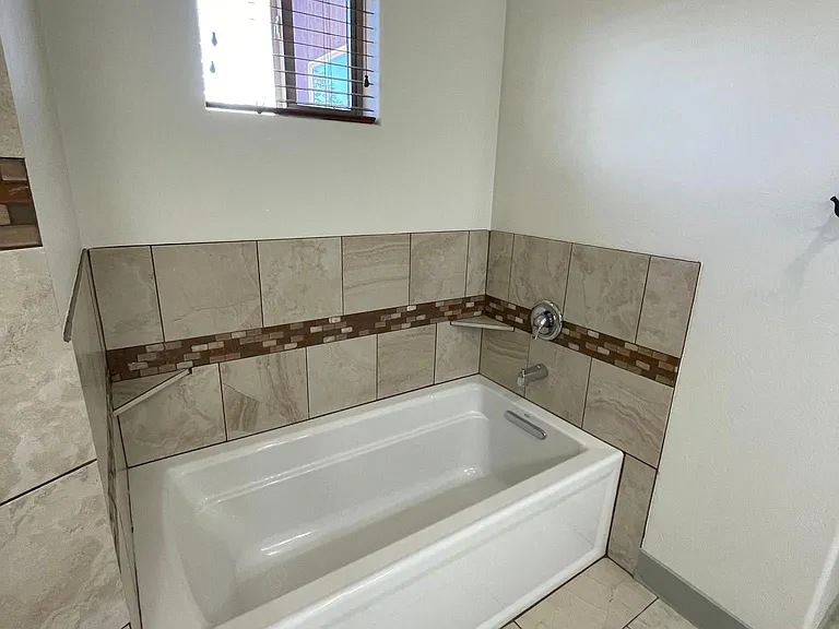 1110 E Bonita St — Photo 14