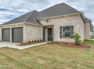 216 Herons Bay Cir, Madison, MS 39110