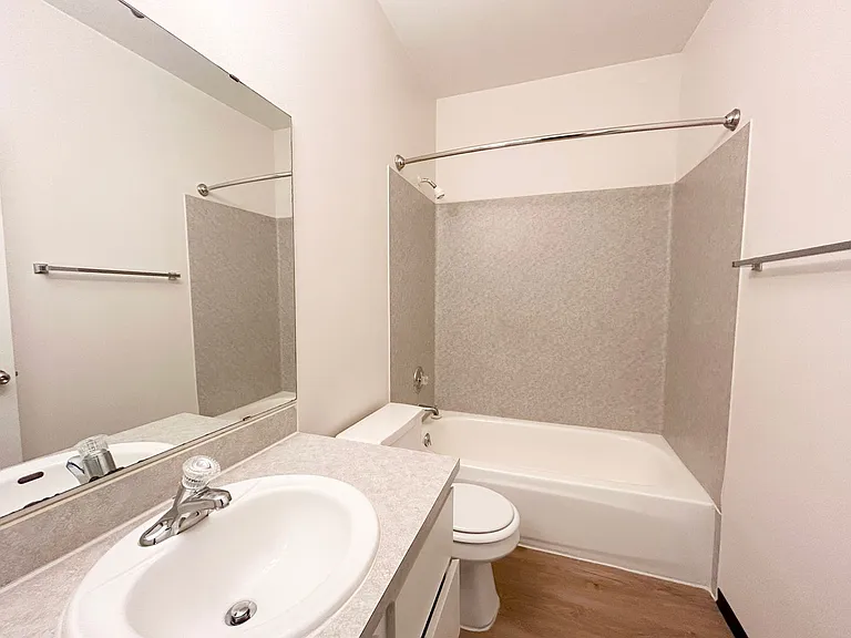 Ludlow Apartments — Photo 26