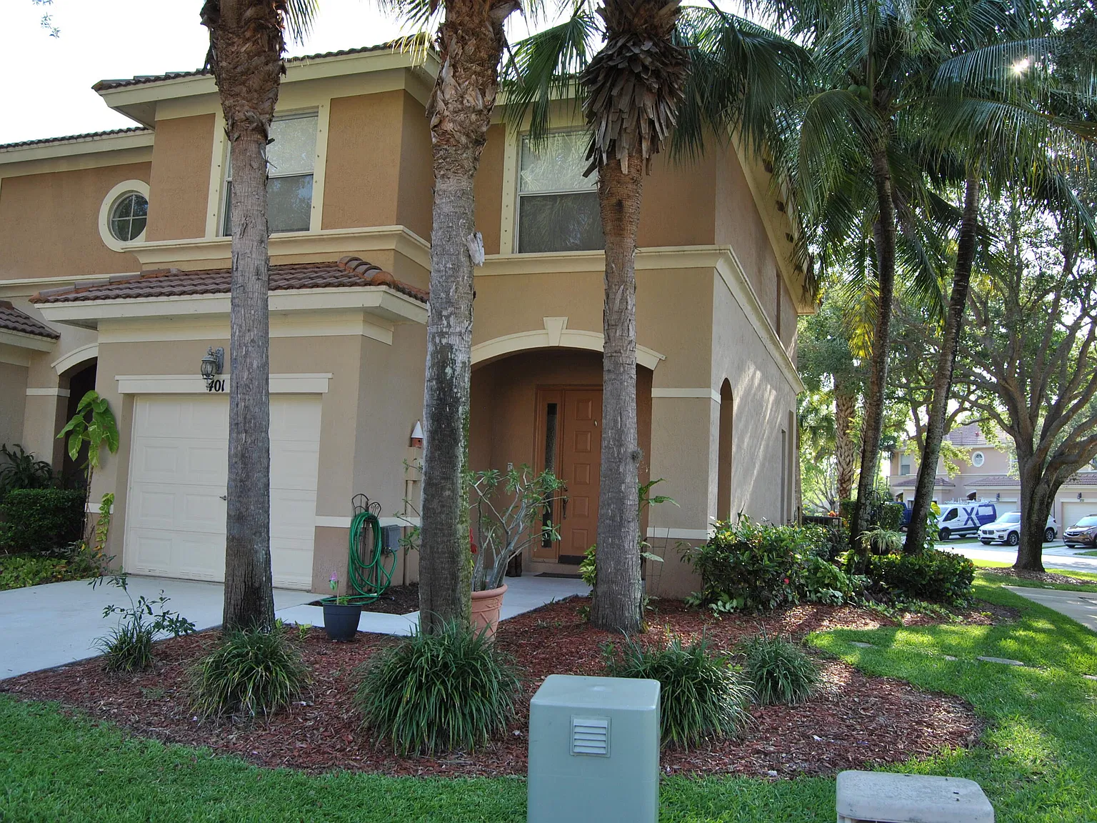 3 bed, 2.5 bath, 1579 sqft, $2,800 — Photo 2