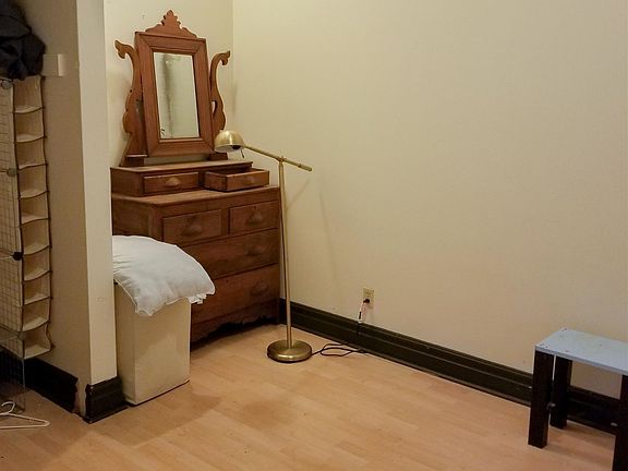 2nd image of 5607 1/2 Rainier Ave S APT B