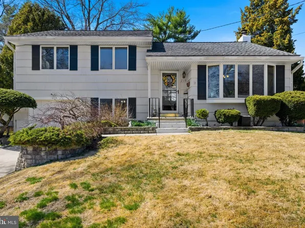 218 Maine Ave, Cherry Hill, NJ 08002