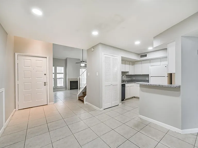 10811 Richmond Ave #65 — Photo 12