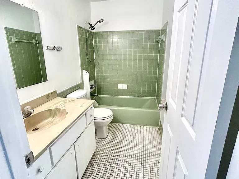 1225 Kennedy Rd #6 — Photo 8