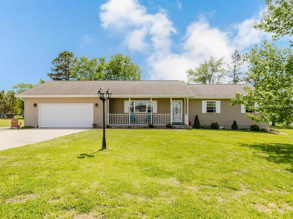 905 Marilyn St, Johnston City, IL 62951