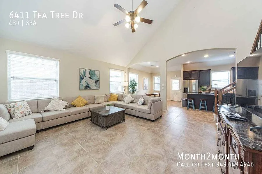 Estate on Tea Tree Dr — Photo 2