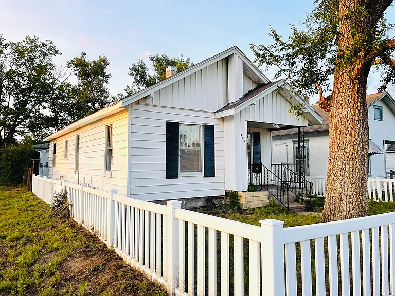 408 E Carpenter St — Photo 4