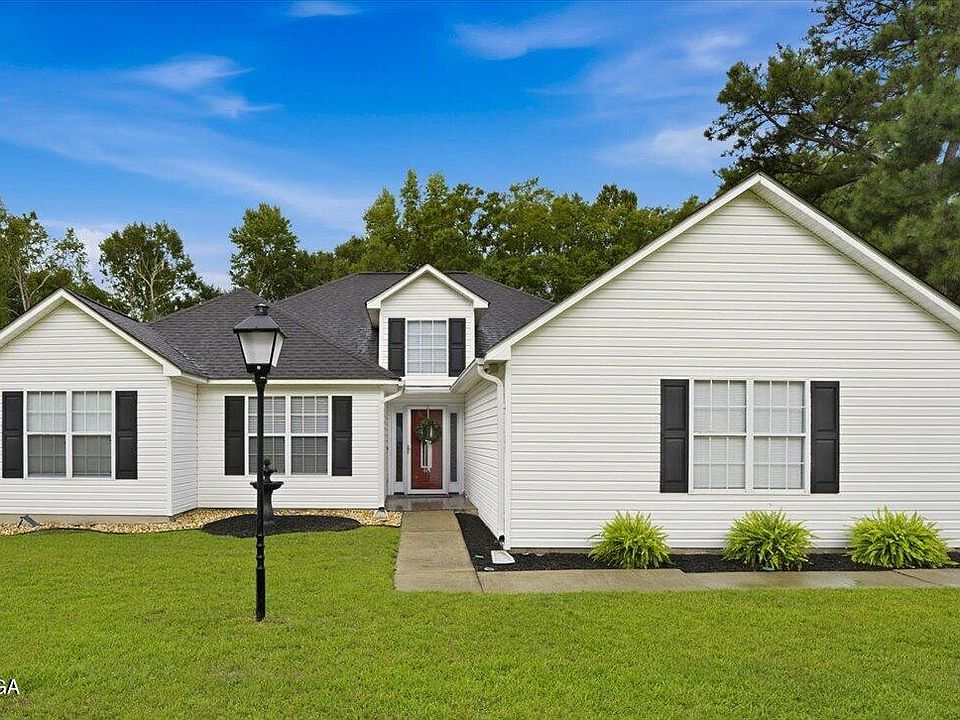 1st image of 218 Willow Oak Way