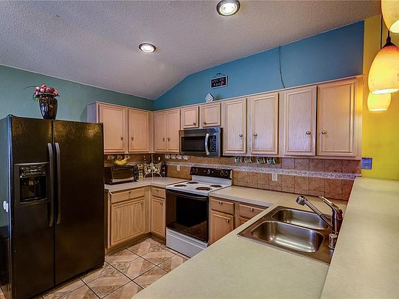 4th image of 10227 Blackjack Oaks Dr