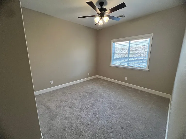 2241 Diamond Creek Rd — Photo 19