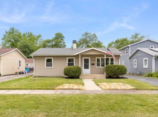 892 Taylor Ave, Aurora, IL 60506