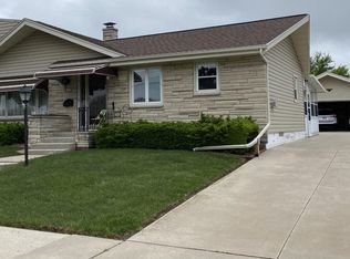 1212 S 35th St, Manitowoc, WI 54220