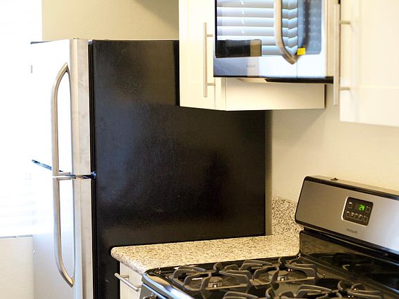 3rd image of 3735 32nd St APT 7