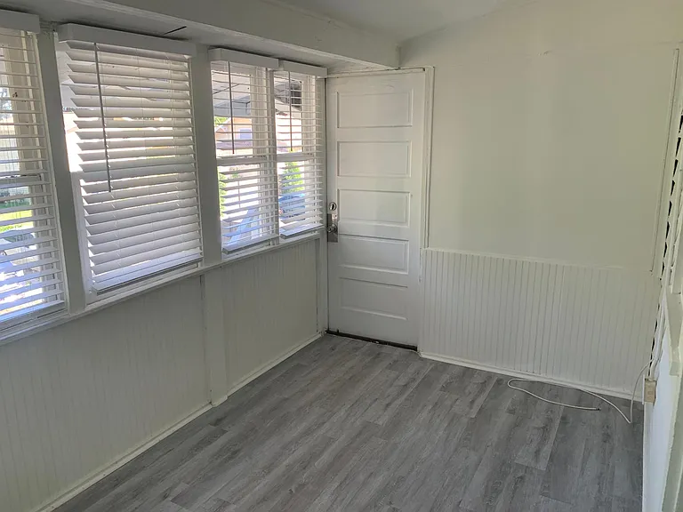 Bonus room entrance