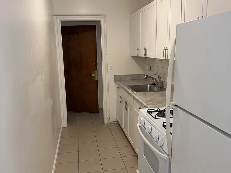 2207 Bonar St #D — Photo 6
