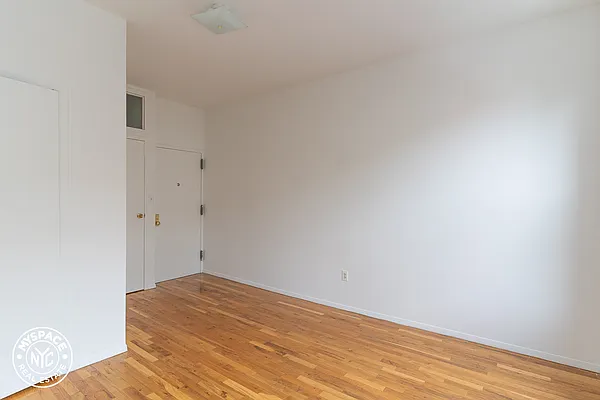 Rented by MySpaceNYC | media 4