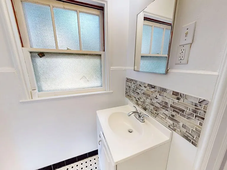 318 Braddock Ave #1 — Photo 10