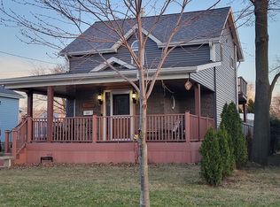 327 W Wabash Ave, Waukesha, WI 53186