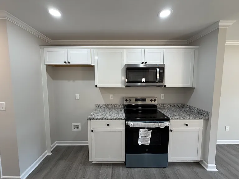 2036 Harrison Ave — Photo 7