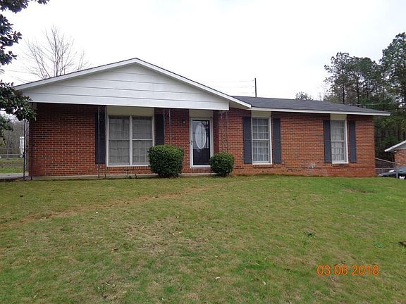3rd image of 1404 Lockhart Cir
