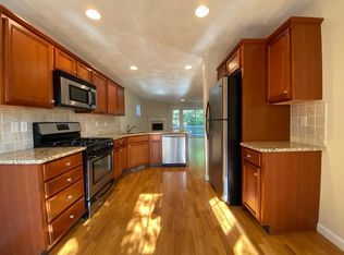 2980 Post Rd APT 5, Warwick, RI 02886